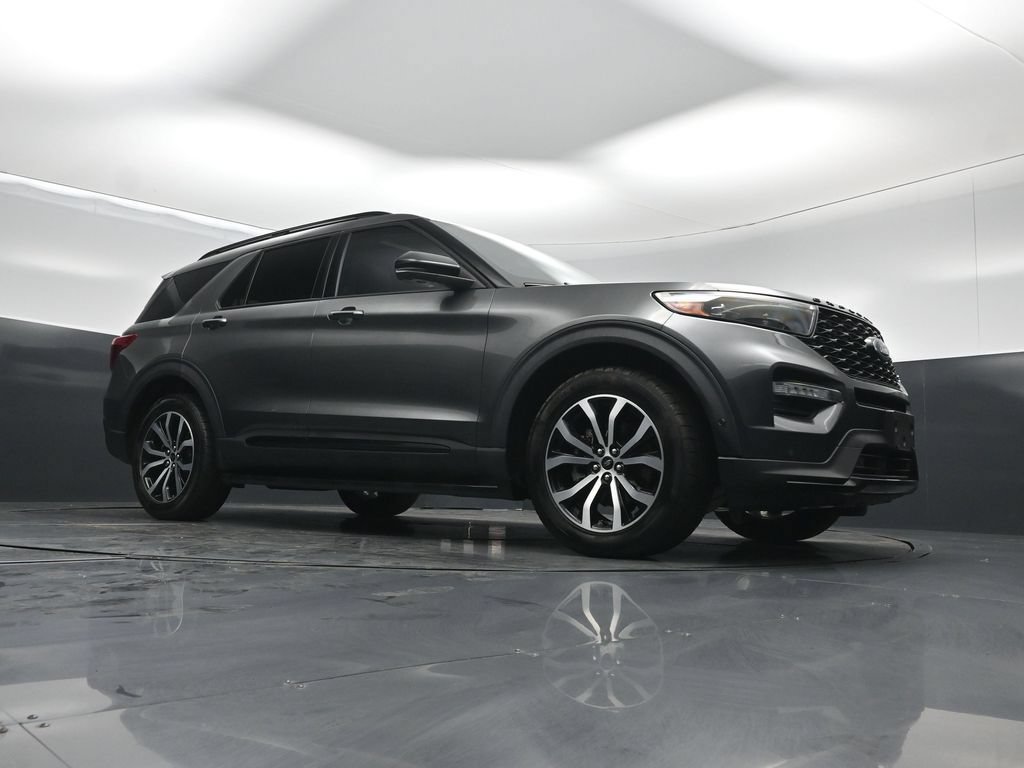Certified 2020 Ford Explorer ST w/ Premium Technology Package AWD/4WD image 4