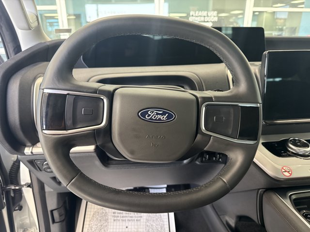 Certified 2025 Ford Expedition Active AWD/4WD image 9