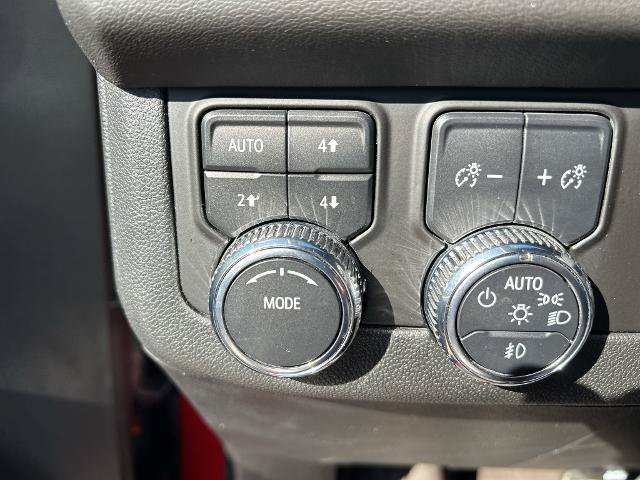 Used 2023 GMC Yukon XL SLT w/ SLT Luxury Package AWD/4WD image 19