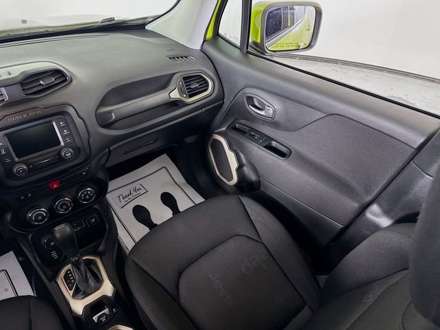 Used 2017 Jeep Renegade Latitude w/ Cold Weather Group image 22