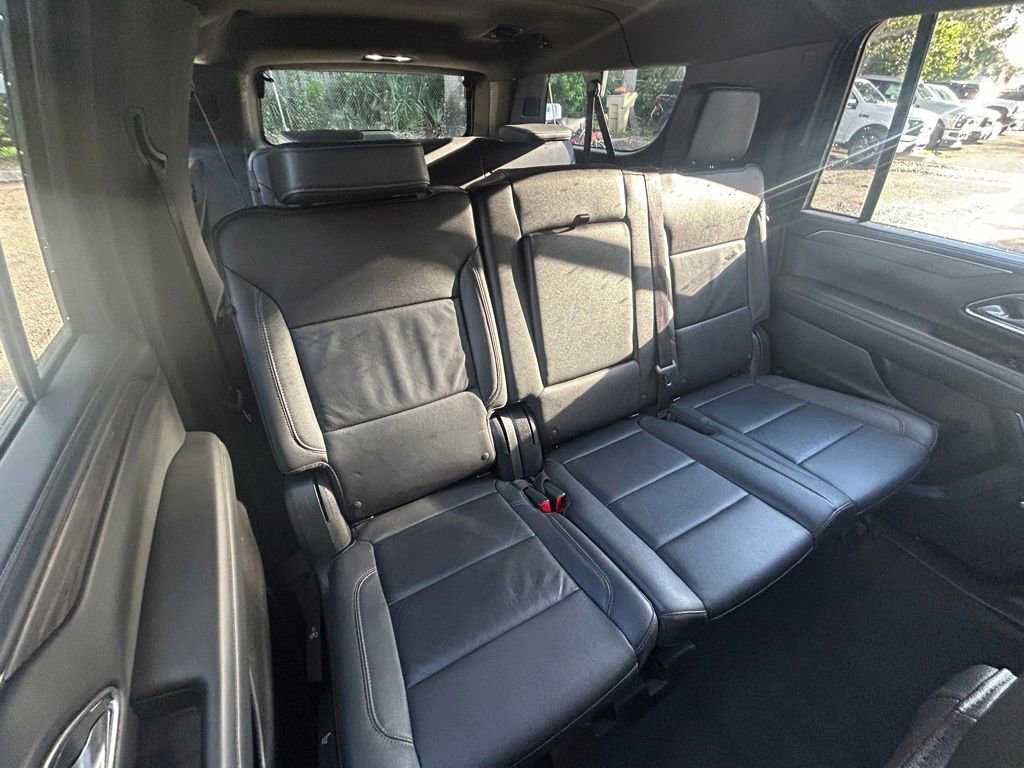 Used 2023 Chevrolet Suburban LT image 30