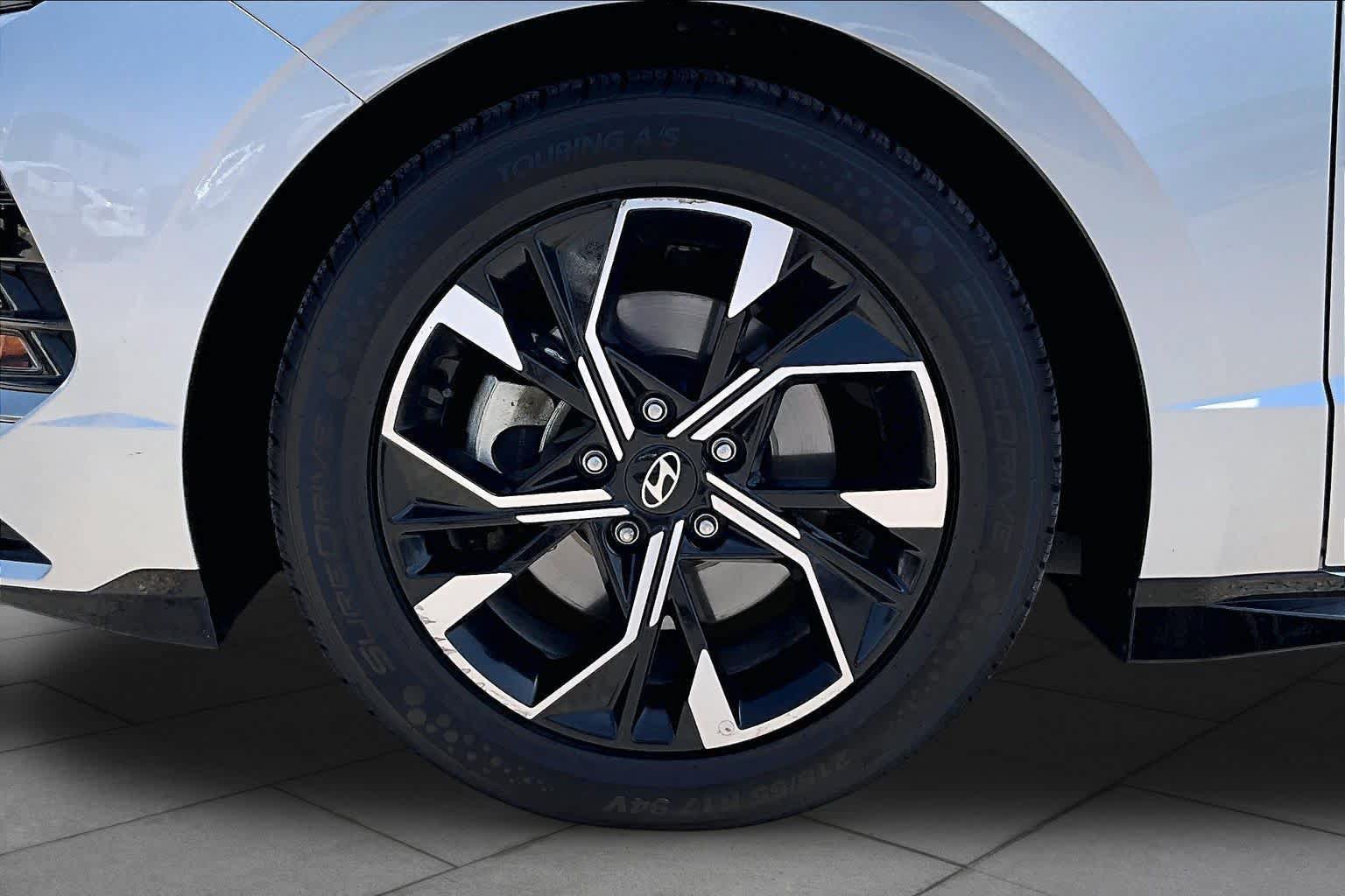 Used 2025 Hyundai Sonata SEL FWD image 10