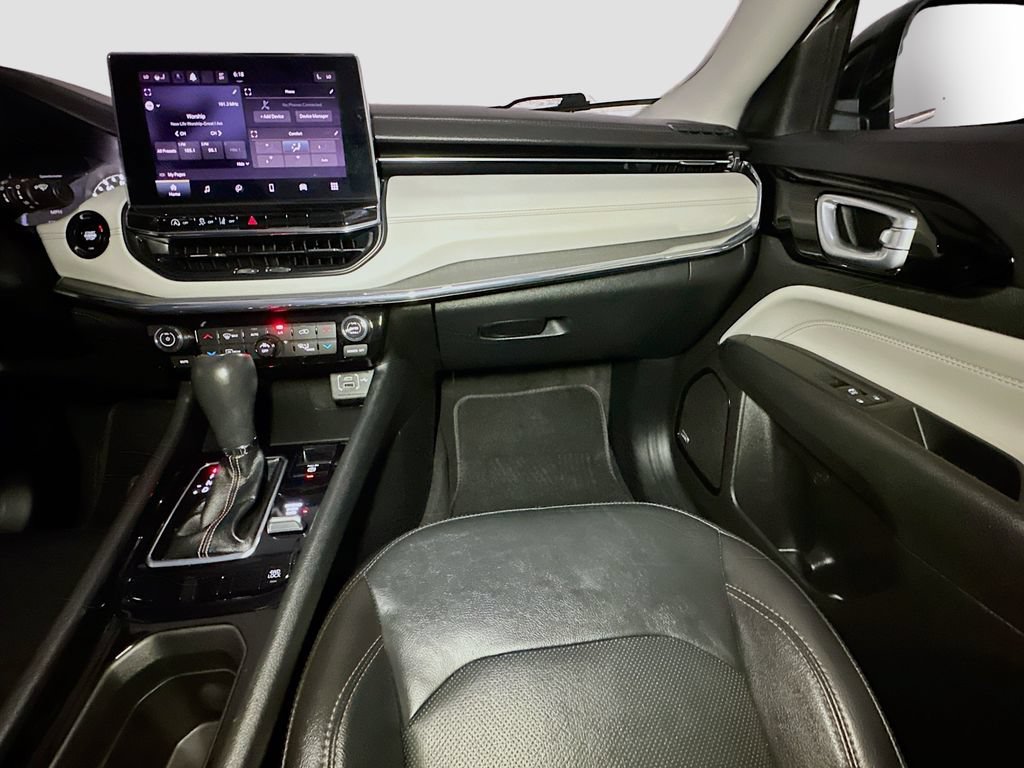 Used 2022 Jeep Compass Limited w/ Sun and Sound Group AWD/4WD image 28