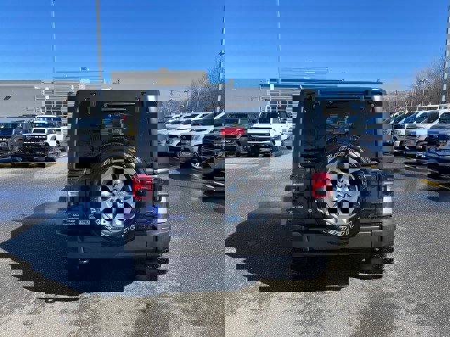 Used 2017 Jeep Wrangler Unlimited Sahara w/ Dual Top Group image 4