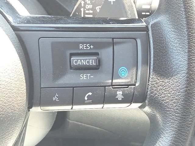 Used 2023 Nissan Rogue SV FWD image 35