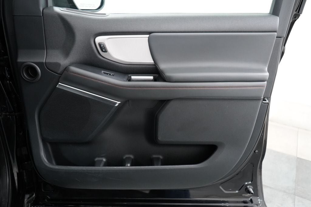 Certified 2025 Ford Expedition Active AWD/4WD image 35