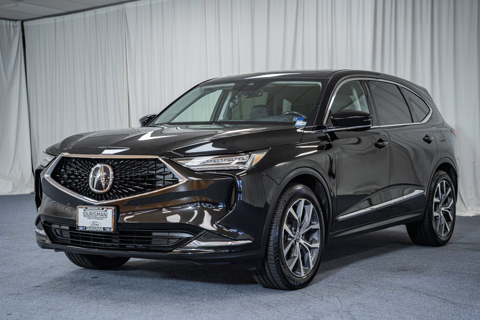 Used 2023 Acura MDX w/ Technology Package AWD/4WD image 3