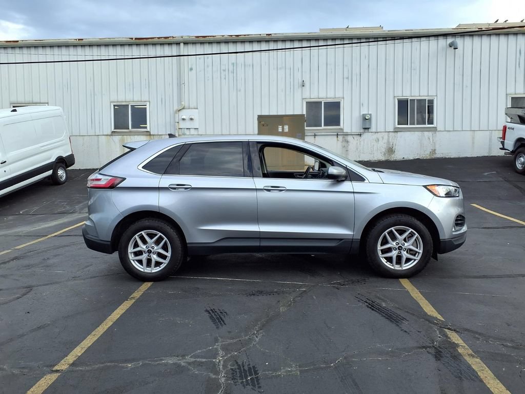 Certified 2024 Ford Edge SEL w/ Convenience Package AWD/4WD image 2