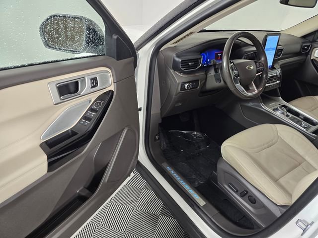 Certified 2023 Ford Explorer Platinum w/ Technology Package AWD/4WD image 21