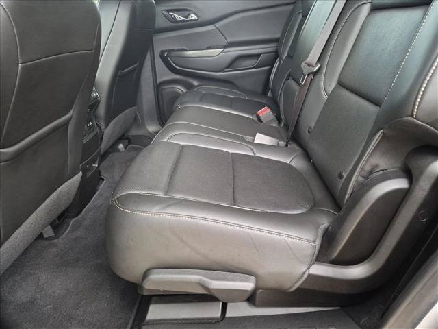 Used 2023 GMC Acadia SLT AWD/4WD image 18