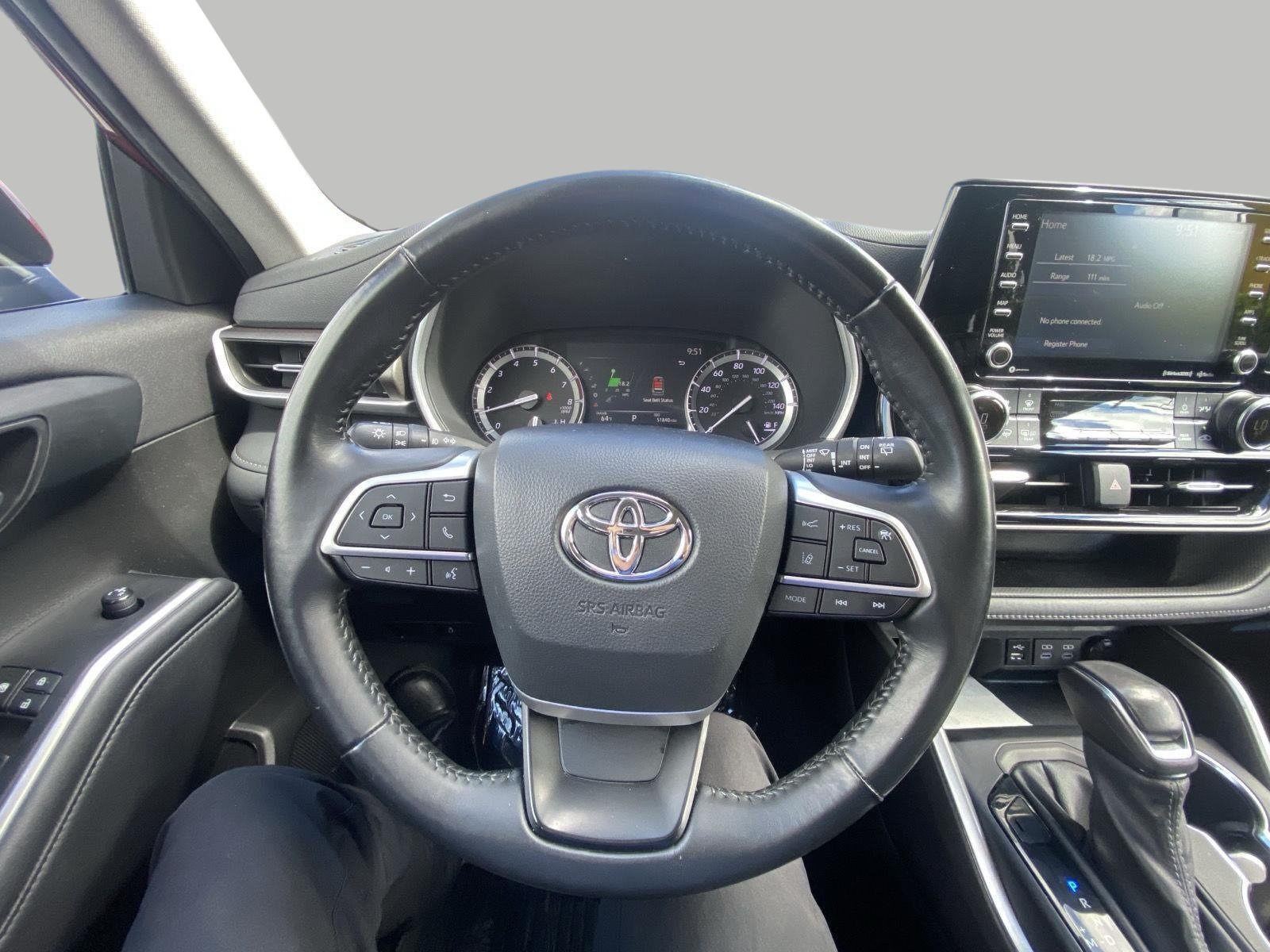 Used 2022 Toyota Highlander XLE AWD/4WD image 15