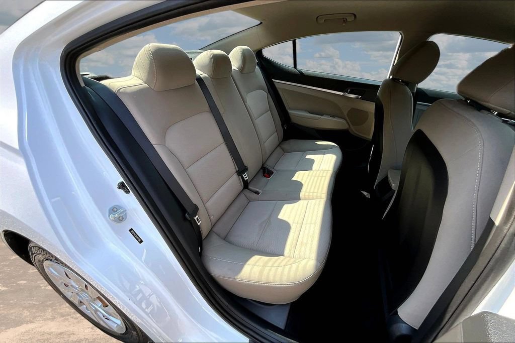 Used 2019 Hyundai Elantra SE FWD image 26