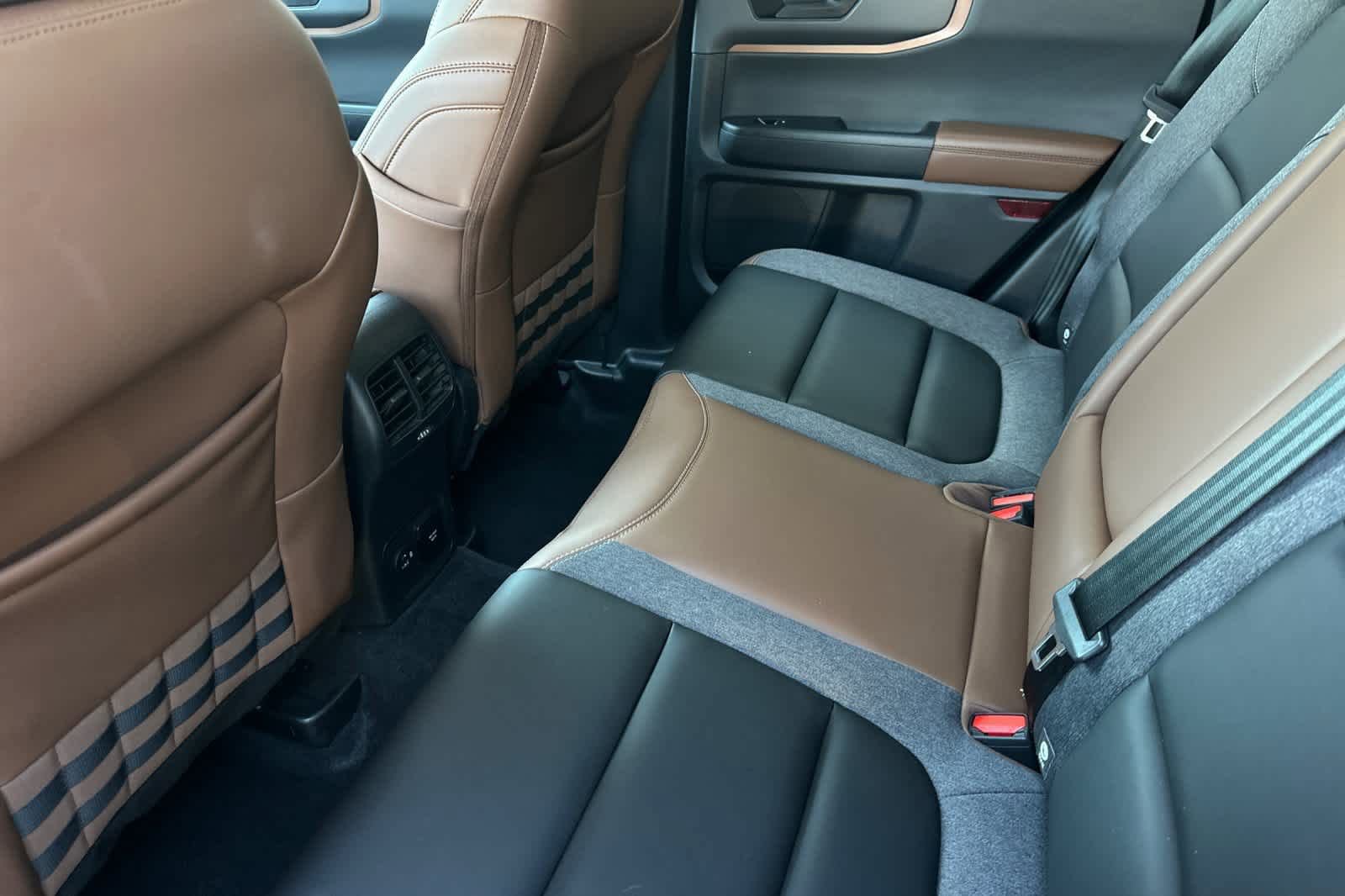 Certified 2024 Ford Bronco Sport Outer Banks w/ Topo Graphic Package image 10