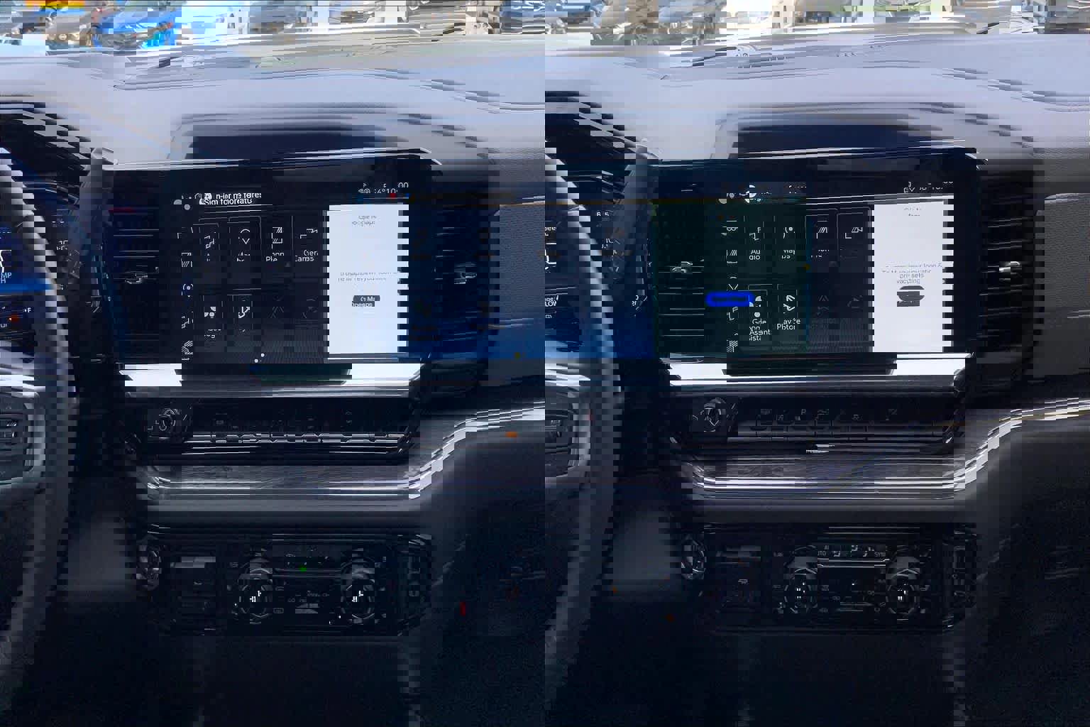 Used 2025 Chevrolet Silverado 2500 LTZ w/ LTZ Premium Package image 9