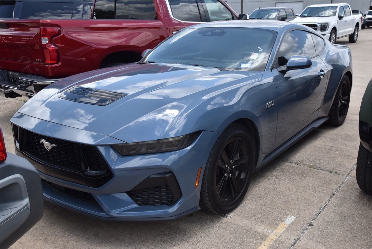 Certified 2025 Ford Mustang GT RWD image 2