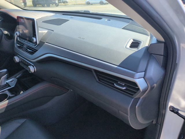 Used 2024 Nissan Altima 2.5 SR FWD image 34