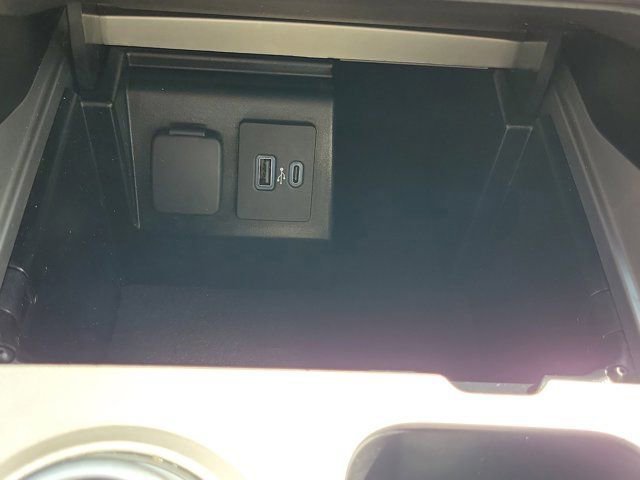 Certified 2022 Ford Explorer ST-Line w/ Class IV Trailer Tow Package image 28