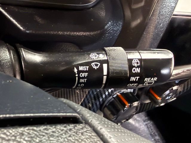 Used 2018 Toyota 4Runner TRD Off-Road Premium AWD/4WD image 21