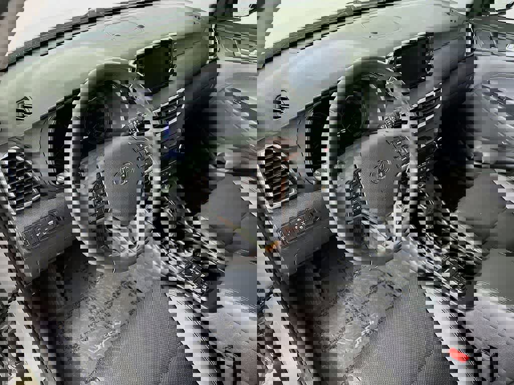 Used 2020 Hyundai Tucson Limited w/ Cargo Package image 2