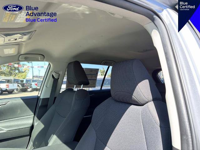 Used 2021 Toyota RAV4 LE AWD/4WD image 18