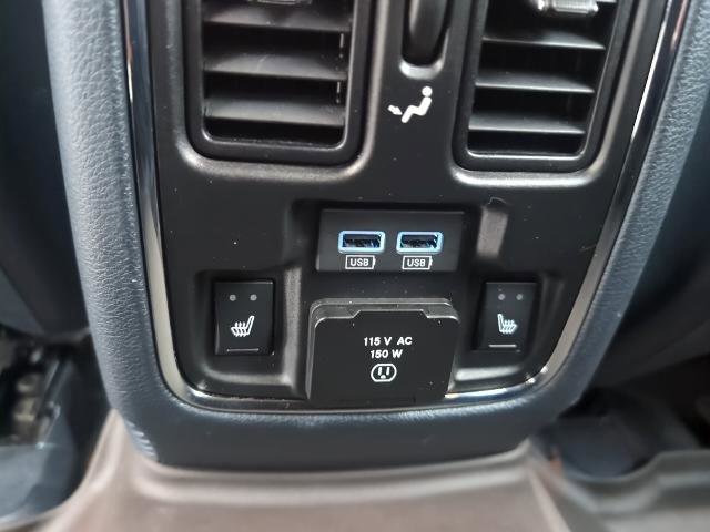 Used 2017 Jeep Grand Cherokee Overland image 15