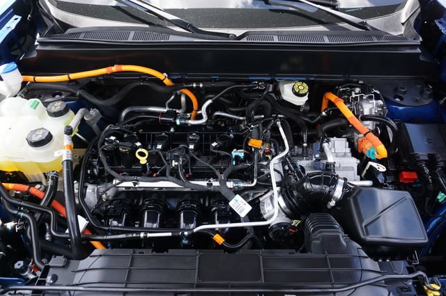 Certified 2024 Ford Maverick Lariat FWD image 17