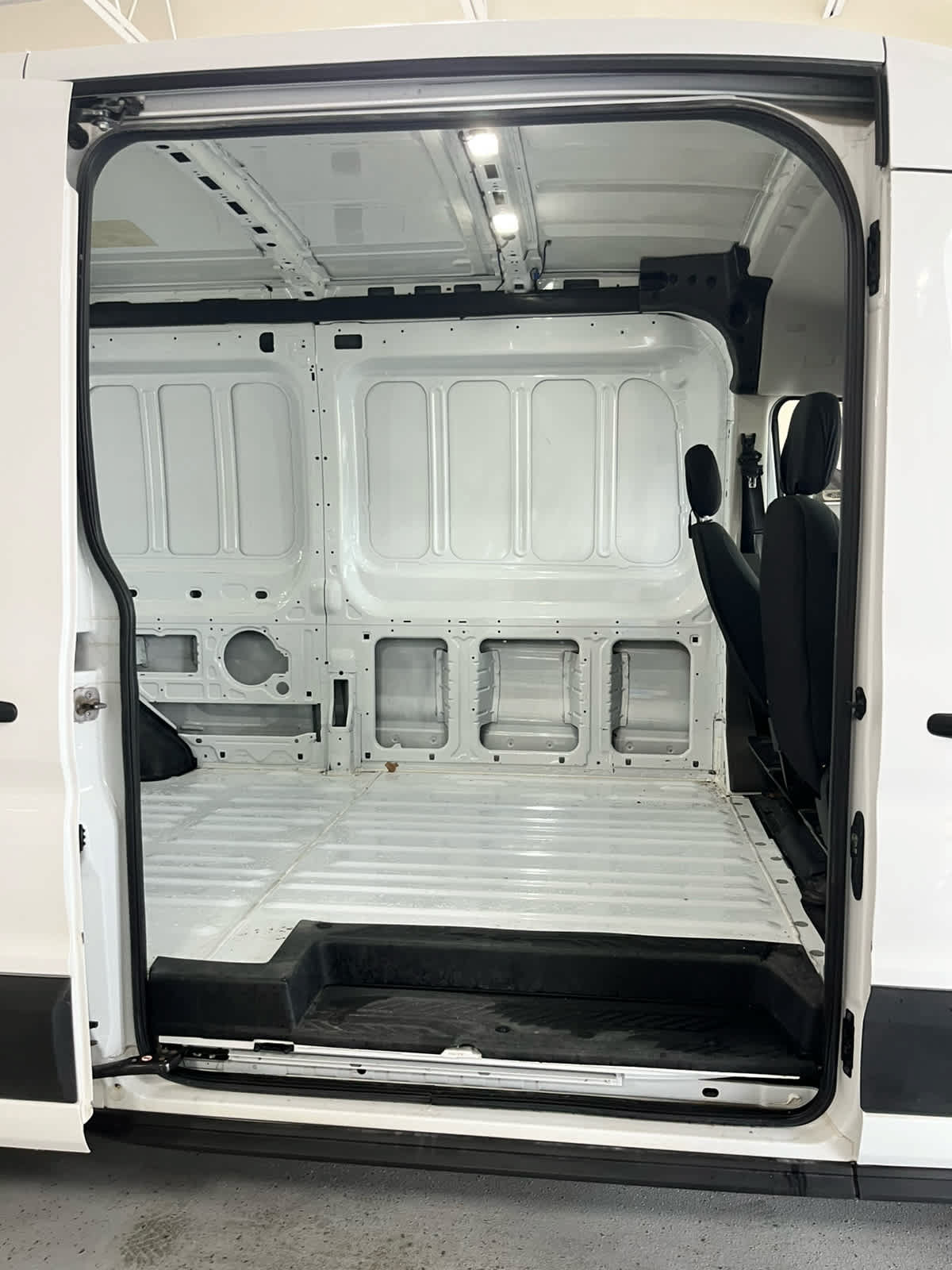 Certified 2024 Ford Transit 250 148 Medium Roof RWD image 41