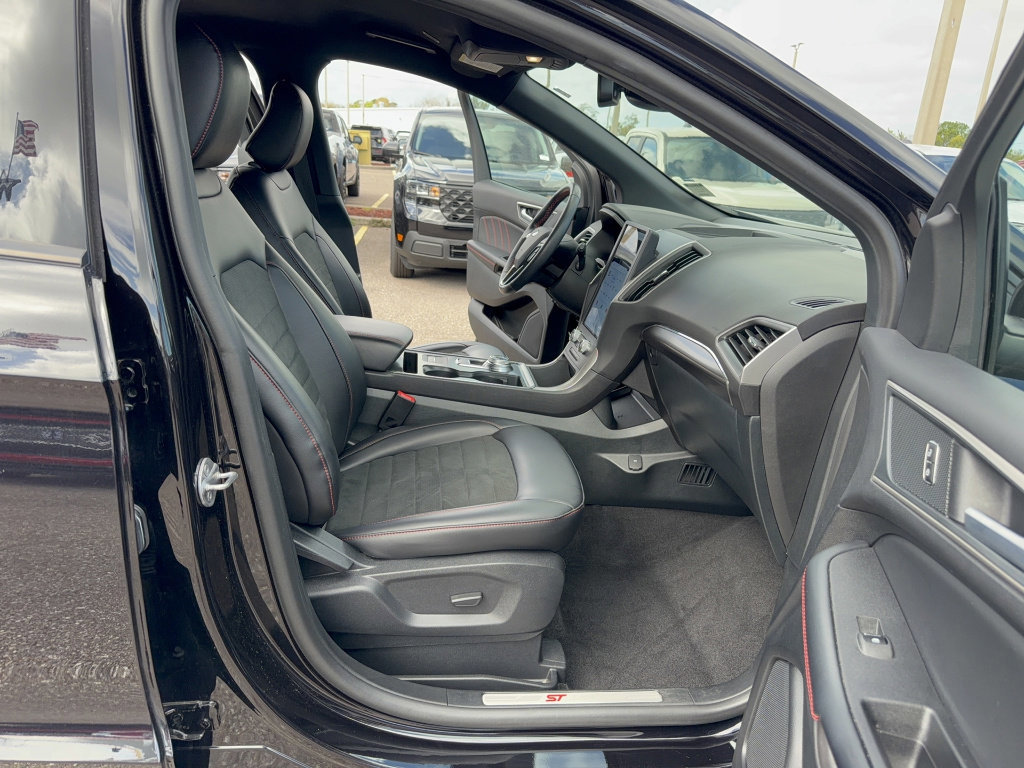 Certified 2024 Ford Edge ST-Line image 14