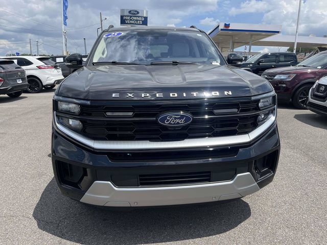 Certified 2025 Ford Expedition Platinum w/ Platinum Ultimate Package AWD/4WD image 2