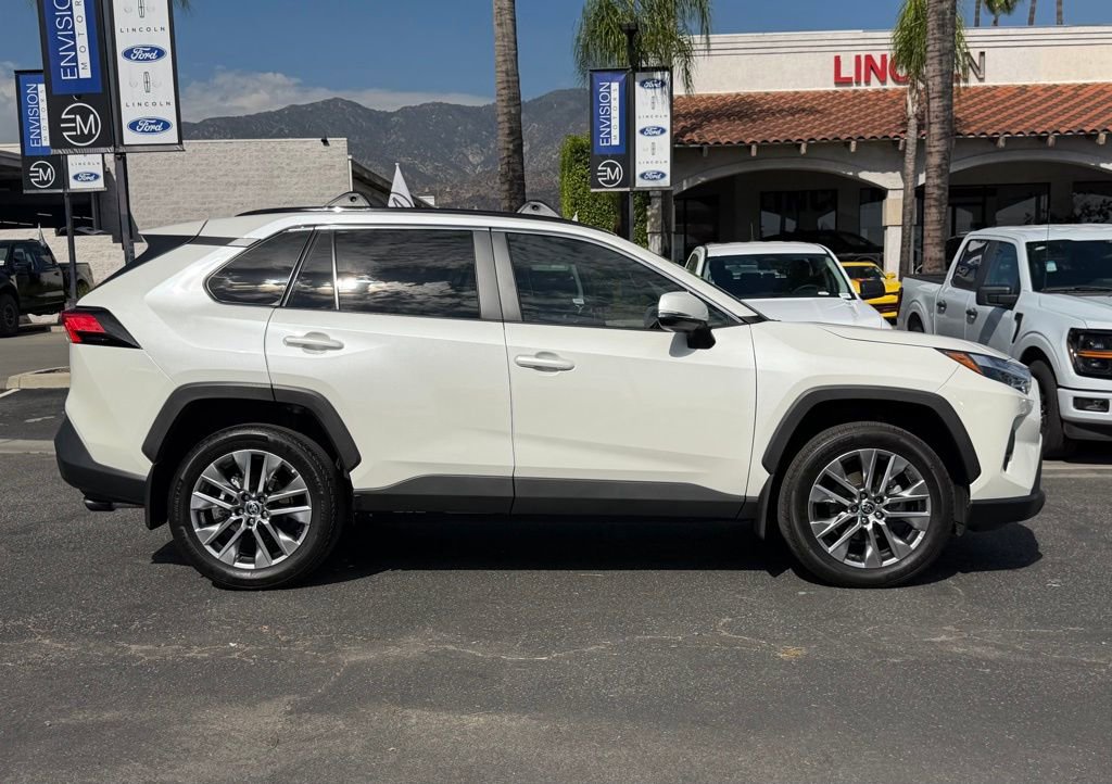 Used 2022 Toyota RAV4 XLE Premium image 9