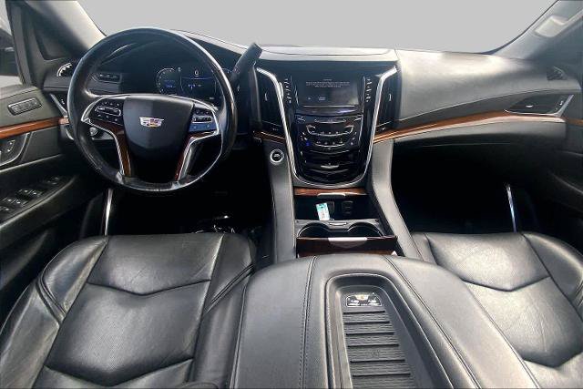 Used 2020 Cadillac Escalade Luxury w/ Escalade Sport Edition AWD/4WD image 19