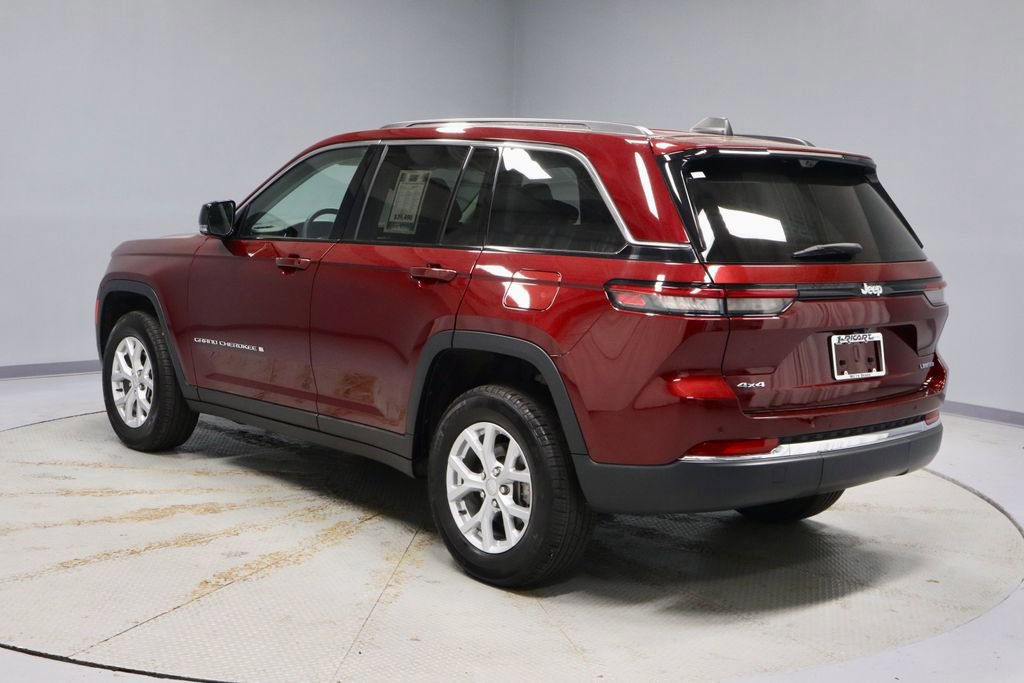 Used 2024 Jeep Grand Cherokee Limited w/ Luxury Tech Group II AWD/4WD image 3