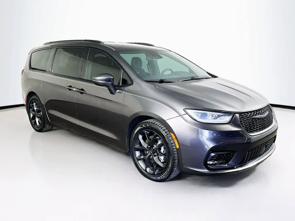 Used 2021 Chrysler Pacifica Touring w/ S Appearance Package FWD image 24