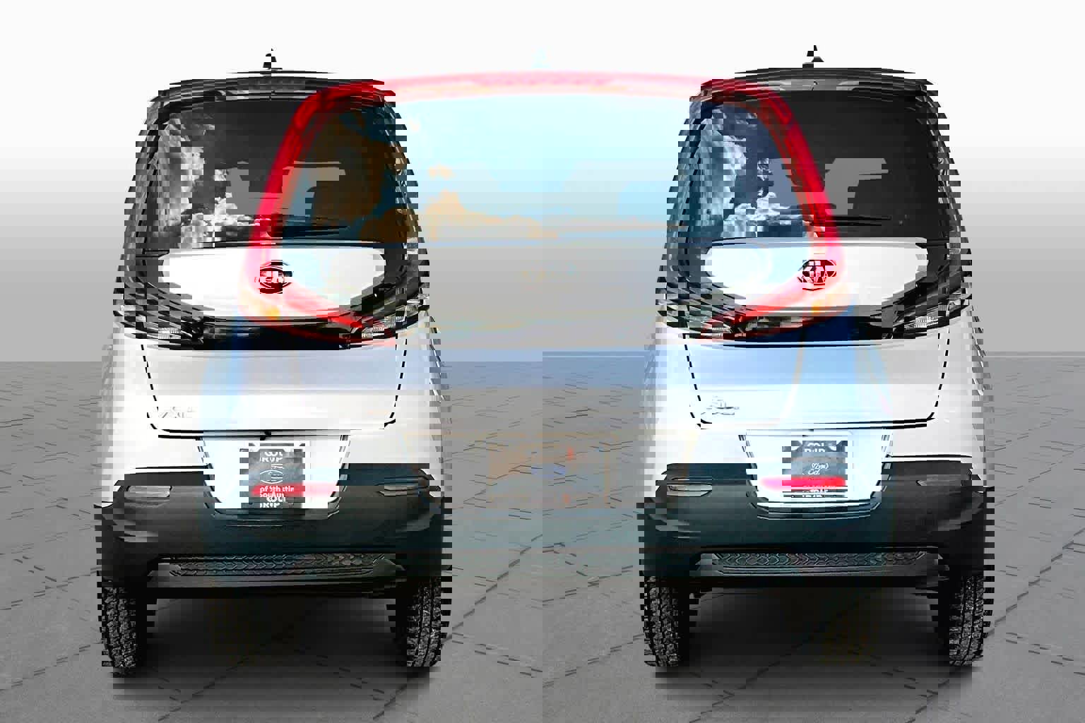 Used 2020 Kia Soul LX image 2