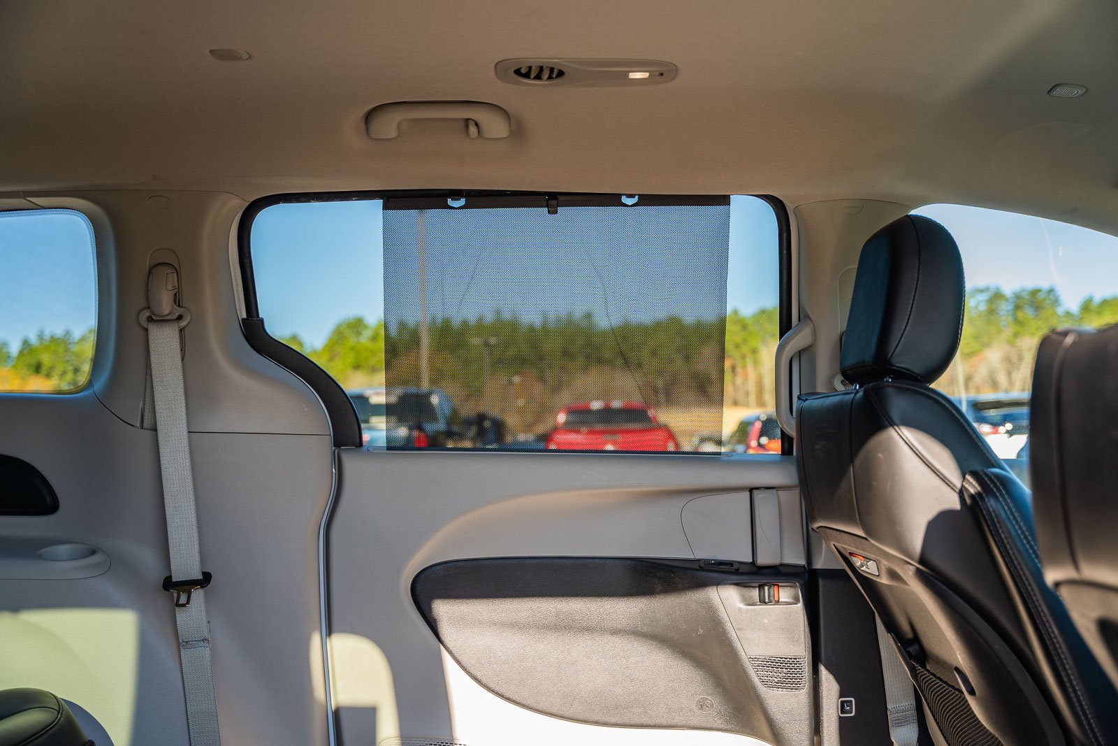 Used 2023 Chrysler Pacifica Touring-L image 14