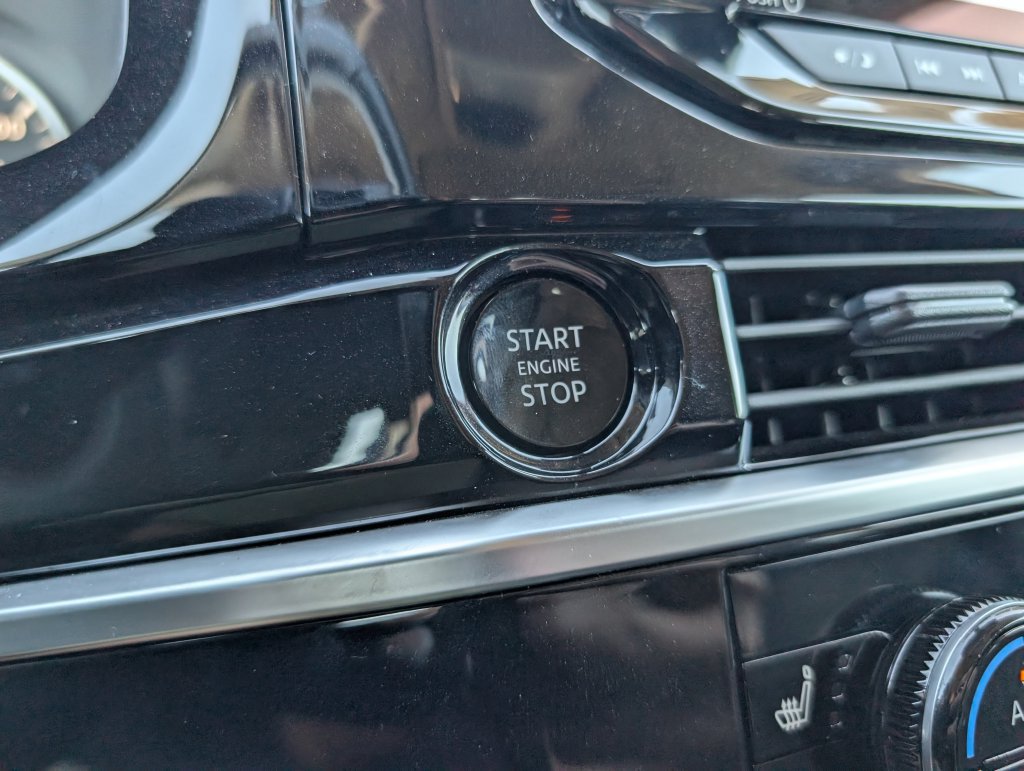 Used 2025 Nissan Pathfinder SV w/ SV Premium Package FWD image 19