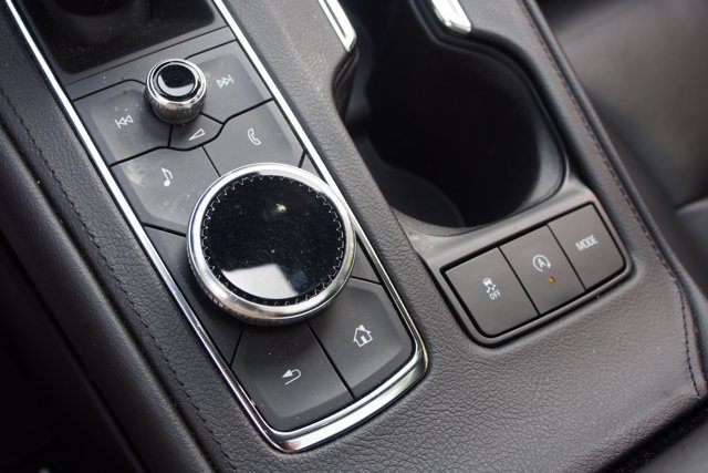 Used 2023 Cadillac XT4 Luxury w/ Cold Weather Package FWD image 24