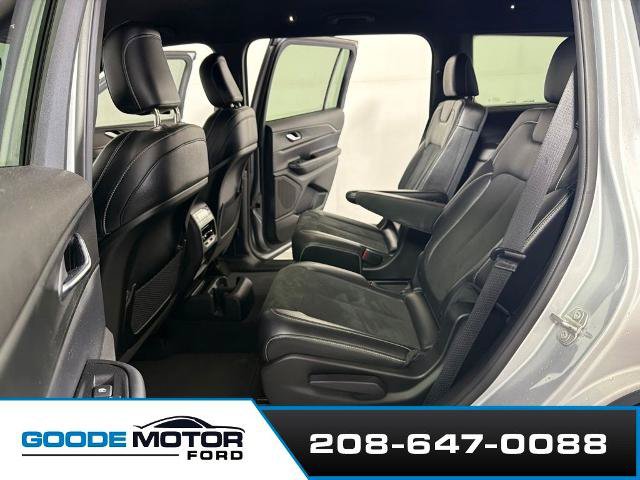 Used 2023 Jeep Grand Cherokee L Laredo AWD/4WD image 19