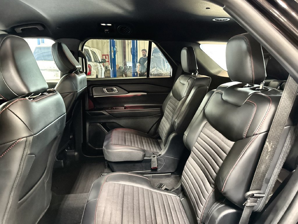 Certified 2026 Ford Explorer ST-Line w/ ST-Line Street Pack RWD image 25