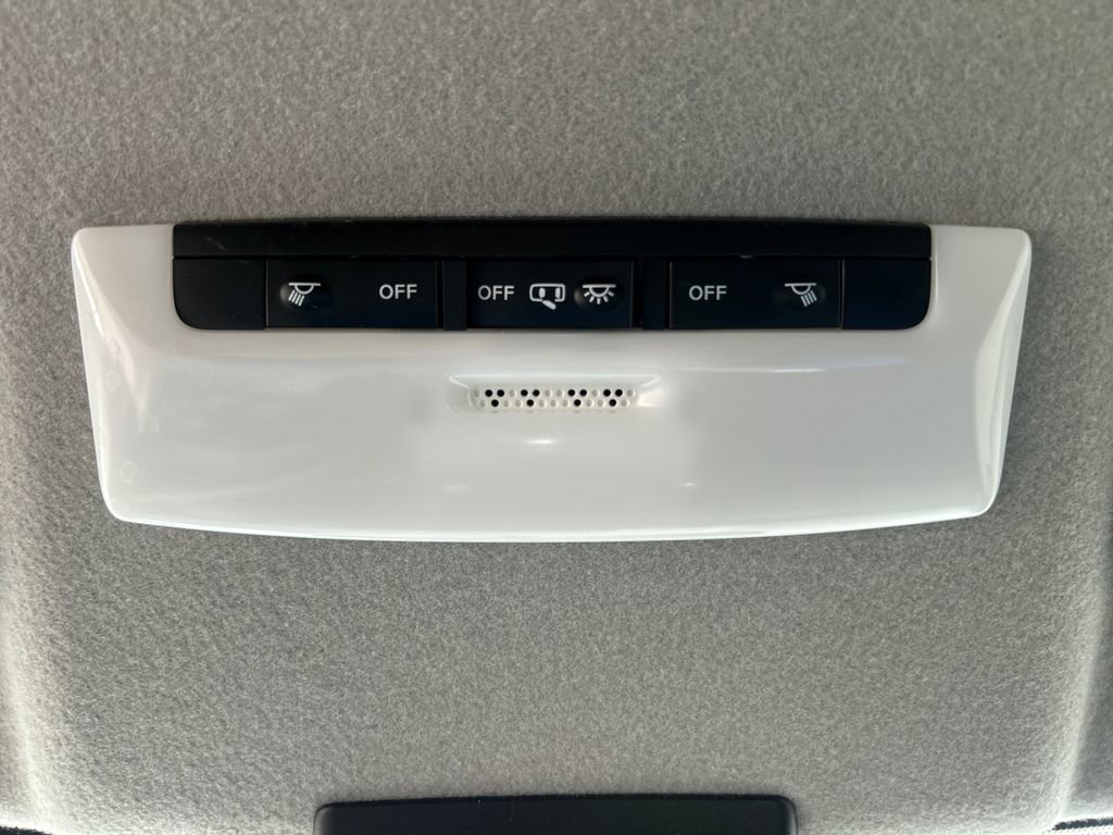 Used 2021 Nissan Kicks SV FWD image 19