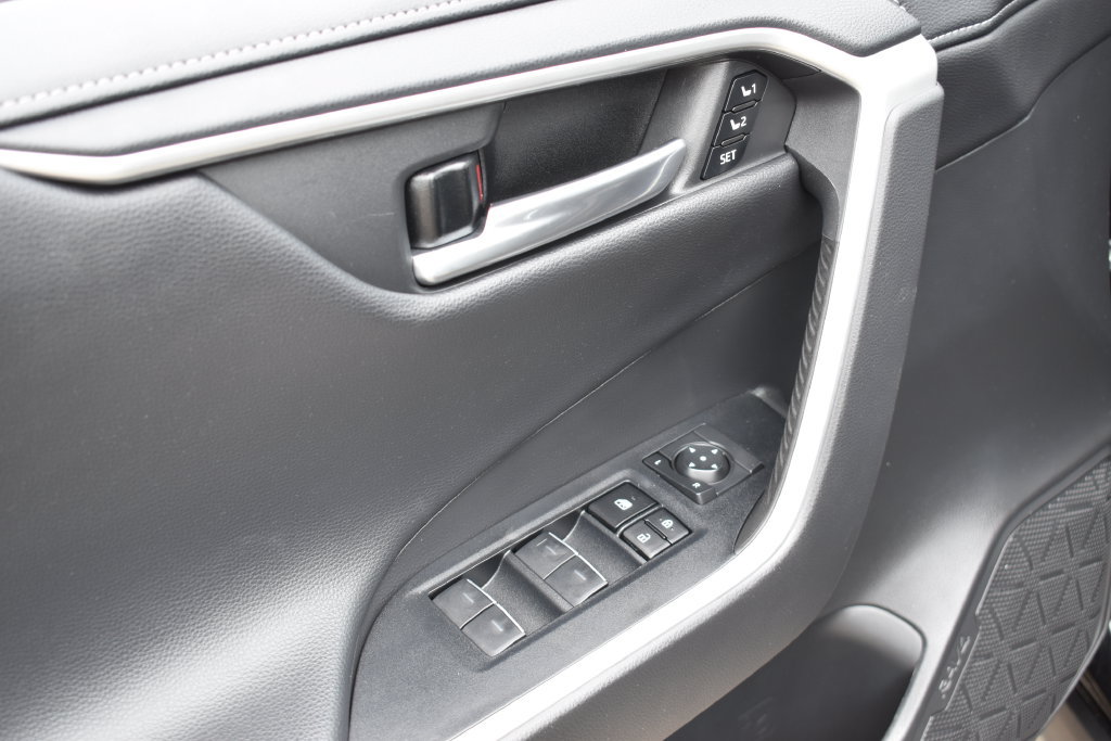 Used 2023 Toyota RAV4 Limited FWD image 26