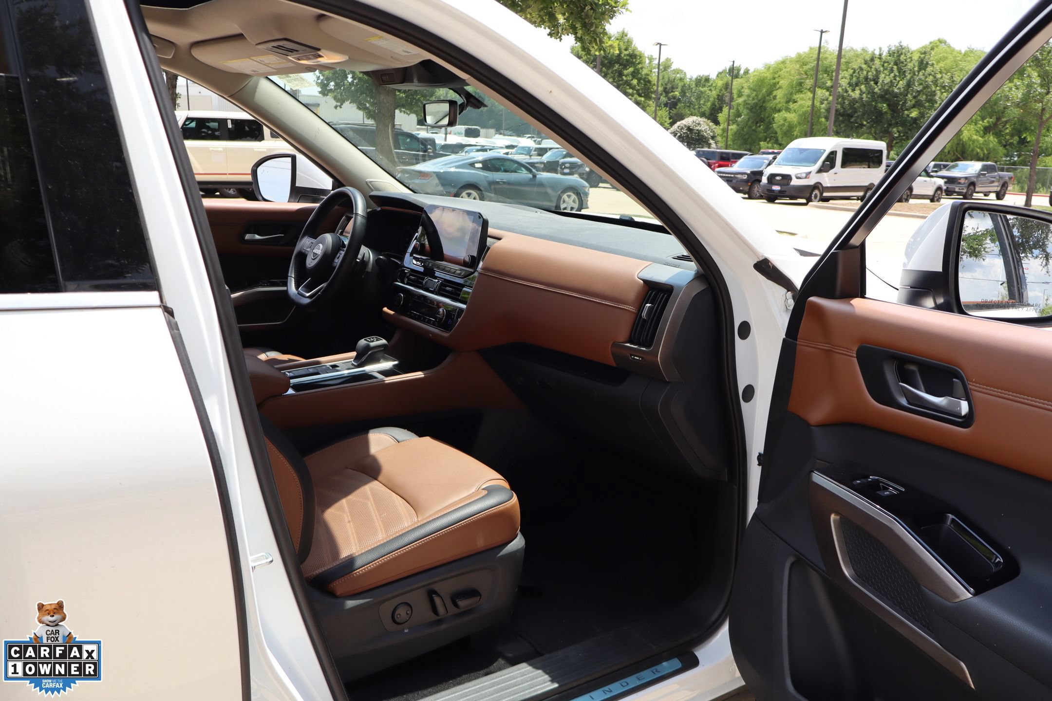 Used 2025 Nissan Pathfinder Platinum FWD image 31