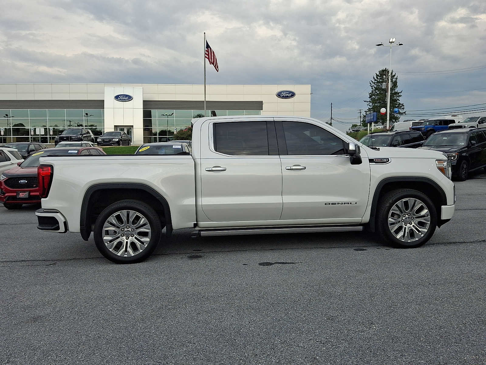 Used 2020 GMC Sierra 1500 Denali w/ Denali Ultimate Package AWD/4WD image 7