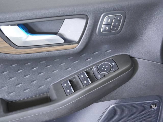 Certified 2020 Ford Escape Titanium AWD/4WD image 23