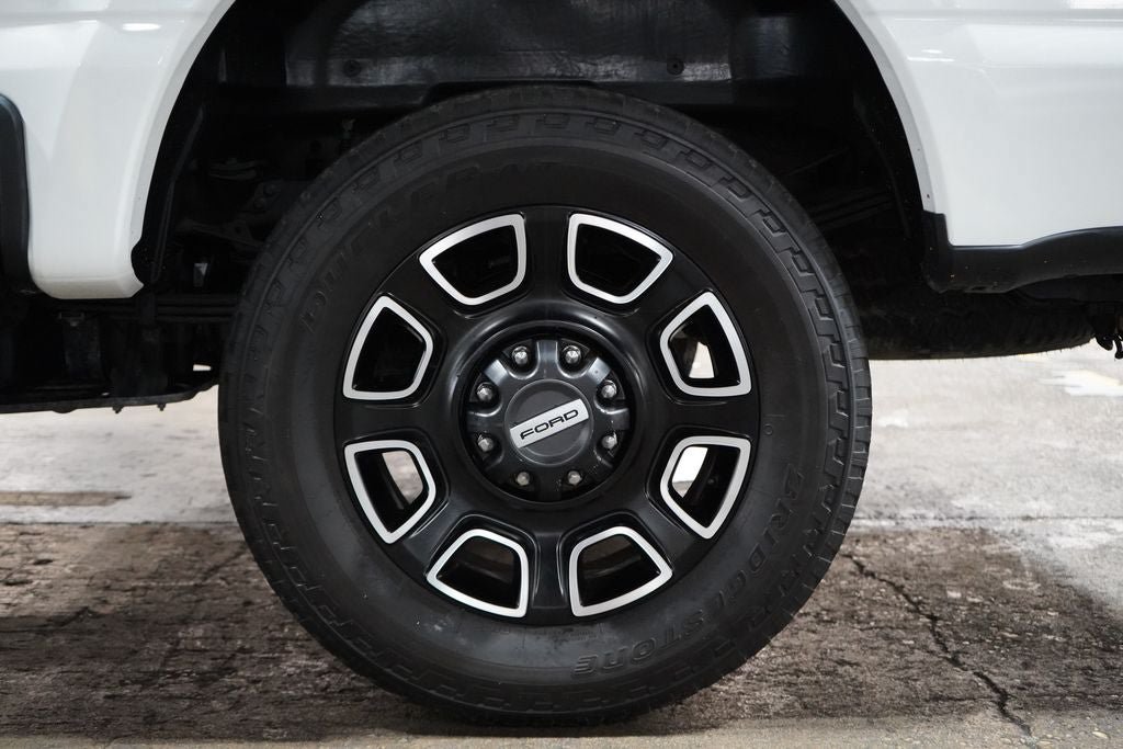 Certified 2023 Ford F350 Platinum w/ FX4 Off-Road Package AWD/4WD image 36