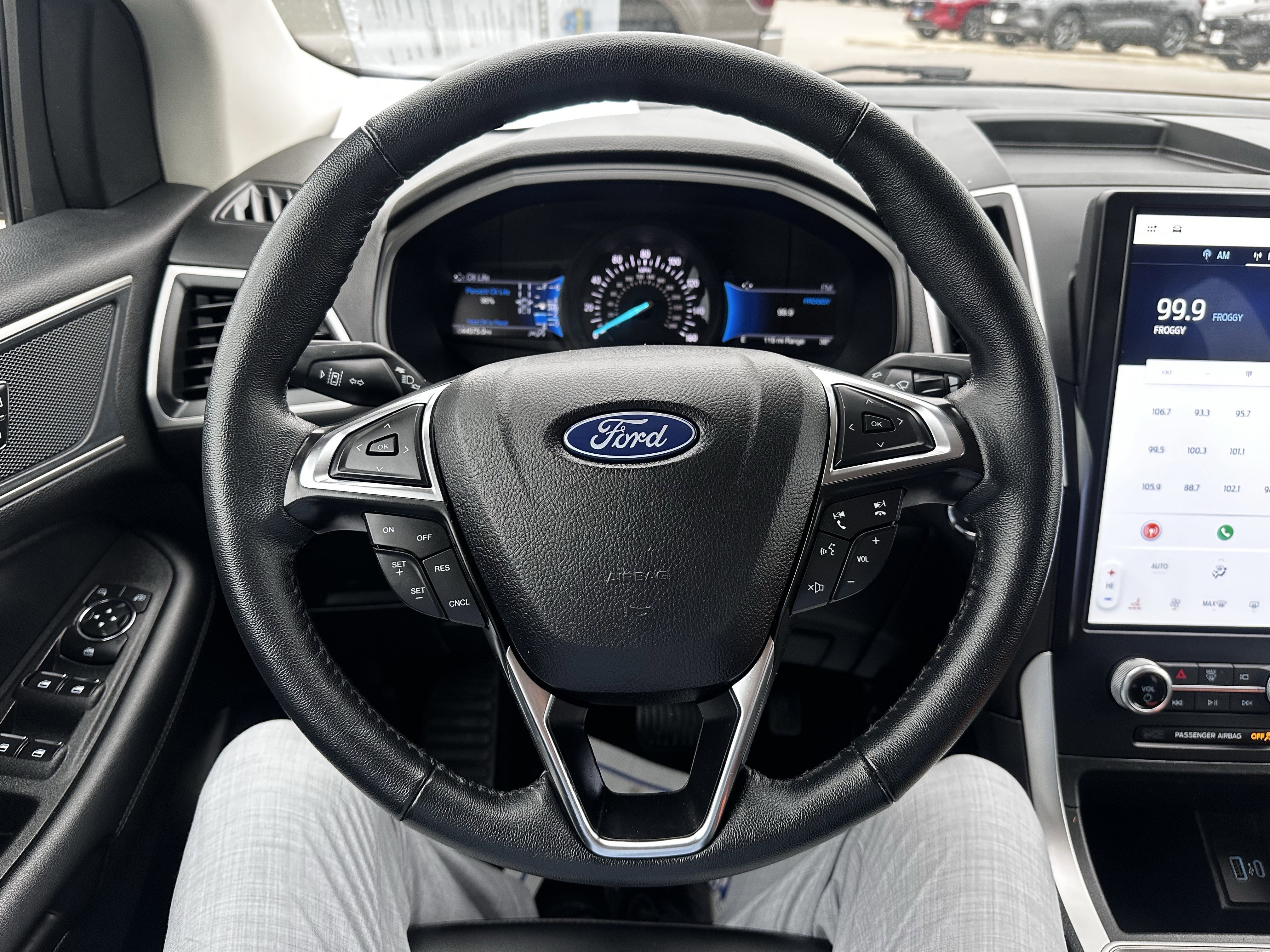 Certified 2024 Ford Edge SEL image 9