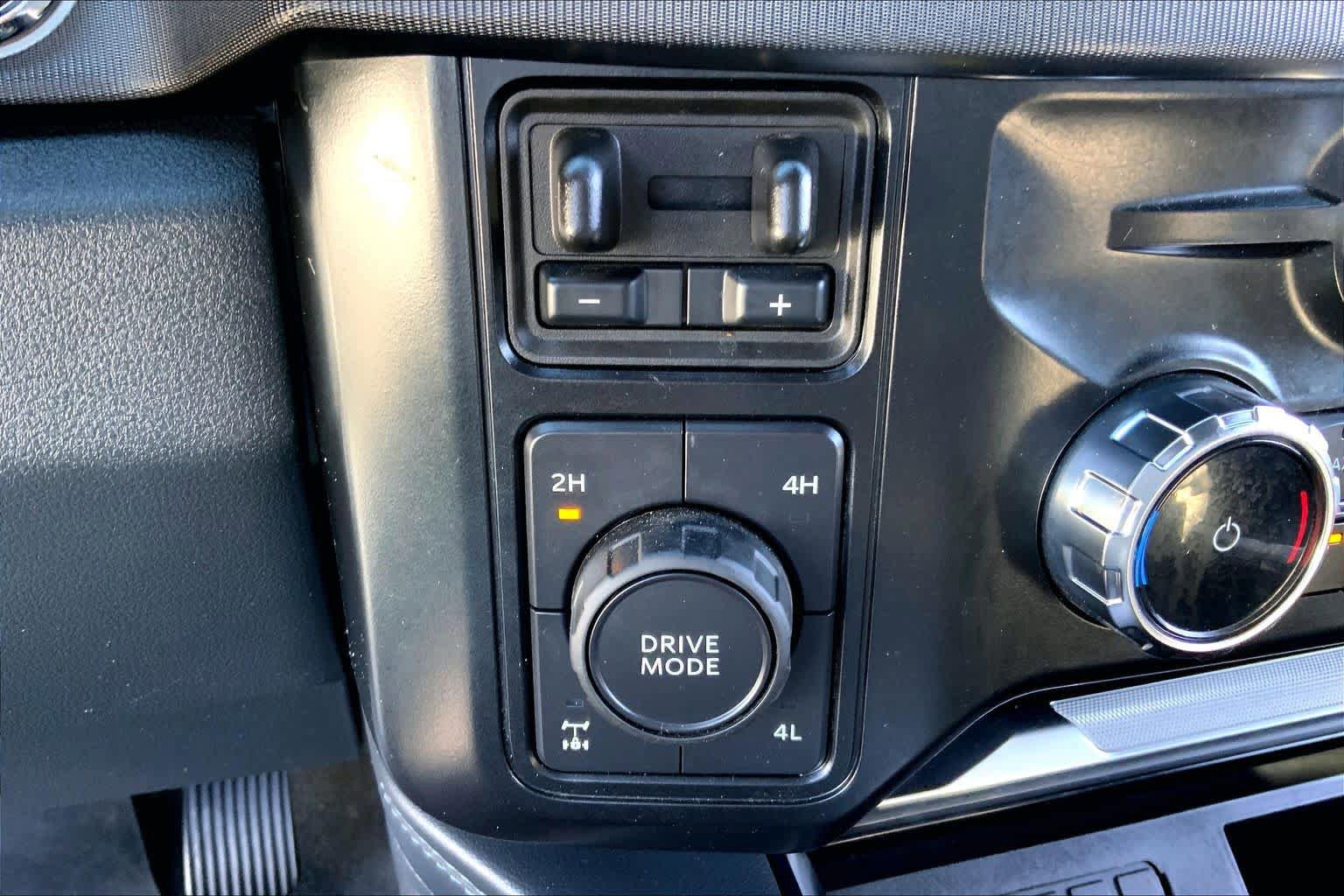 Certified 2025 Ford F250 Platinum AWD/4WD image 32