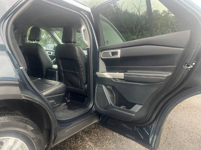 Certified 2023 Ford Explorer XLT w/ Equipment Group 202A AWD/4WD image 34