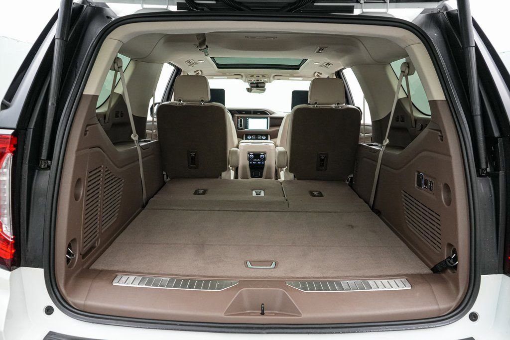 Used 2024 GMC Yukon XL Denali w/ Denali Reserve Package image 26