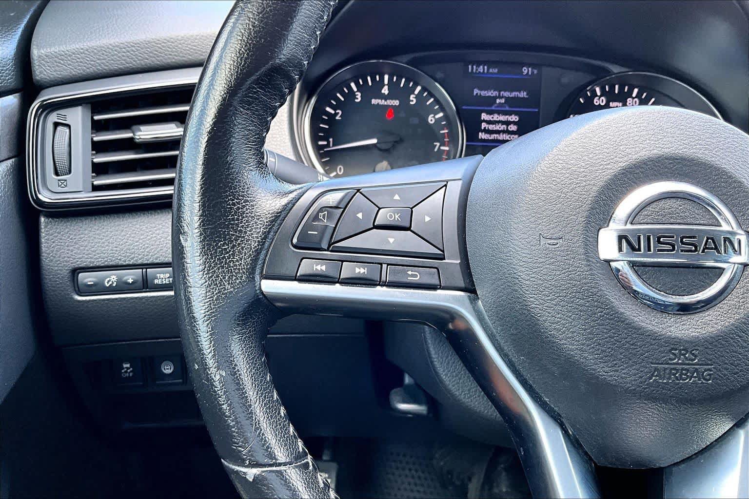 Used 2020 Nissan Rogue SV FWD image 24